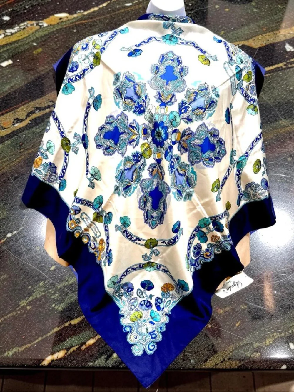 Anémones Hermes Paris  Silk  Scarf  34" Ivery Blue Purple Floral Pattern  (26) - Picture 6 of 16